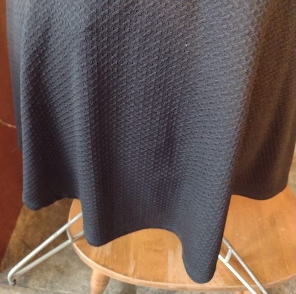 Forever 21 Black textured skater skirt - Picture 2 of 2